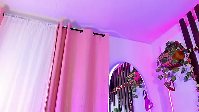 MeowMota  online show from April 2026 09:39:33 PM