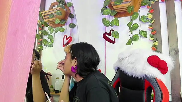 MeowMota  online show from June 2026 07:07:01 PM