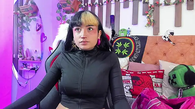 MeowMota  online show from June 2026 06:08:02 PM