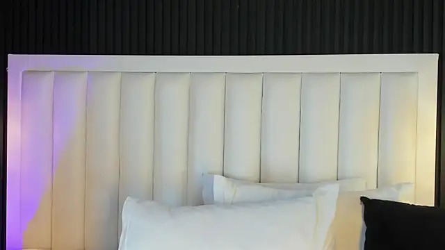 PandoraMiller online show from April 2026 05:08:02 PM