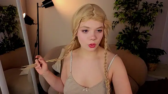 Waifu Ketrin online show from February 2026 06:41:02 AM