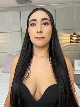 Snapshot of IvonneOwen chatting on June 2026 03:00:01 AM IvonneOwen online show from June 2026 03:00:01 AM