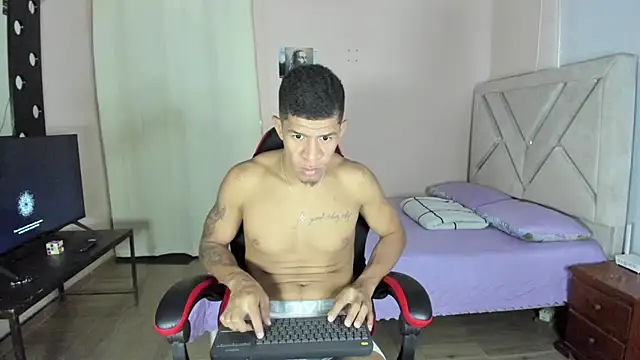 Snapshot of antonio_aguilarx chatting on July 2026 06:28:02 PM antonio aguilarx online show from July 2026 06:28:02 PM