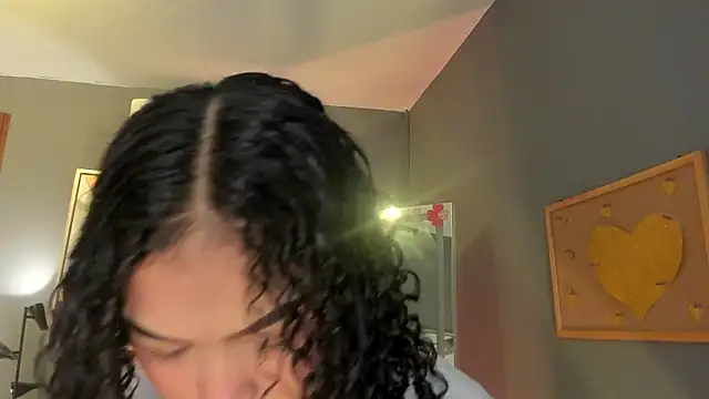 ailann  online show from March 2026 07:42:01 PM