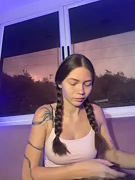 EmmaJhoons online show from February 2026 11:53:02 AM