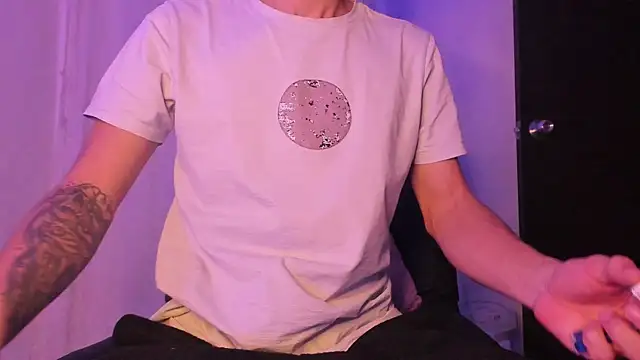 Davis Axel online show from January 2026 01:43:01 AM