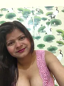 Attractive Queen  online show from February 2026 04:42:01 AM