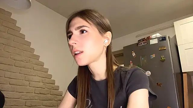 ElsieKuhlmann online show from March 2026 08:11:01 PM