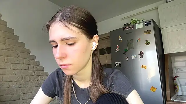 ElsieKuhlmann online show from April 2026 05:13:01 AM