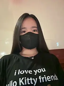 Gwen879 online show from March 2026 11:28:02 PM