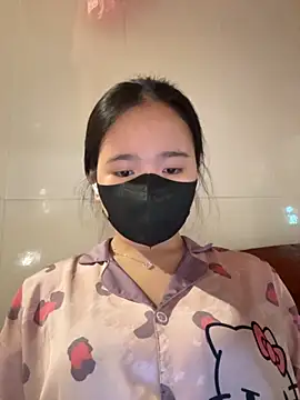 Gwen879 online show from April 2026 01:44:02 AM