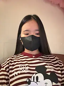 Gwen879 online show from April 2026 07:11:02 AM