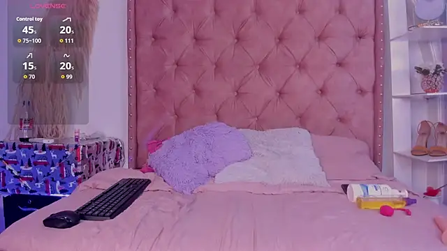 xNahomi 21 online show from January 2026 01:39:01 PM