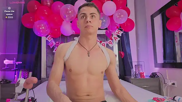 LeoMonnroe online show from February 2026 08:04:02 PM