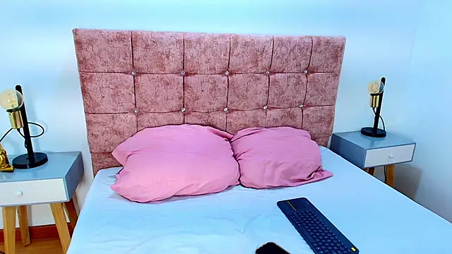 Veronica Wins  online show from January 2026 07:08:02 PM