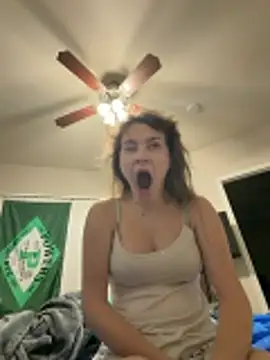 julia4thewin online show from June 2026 01:17:02 AM
