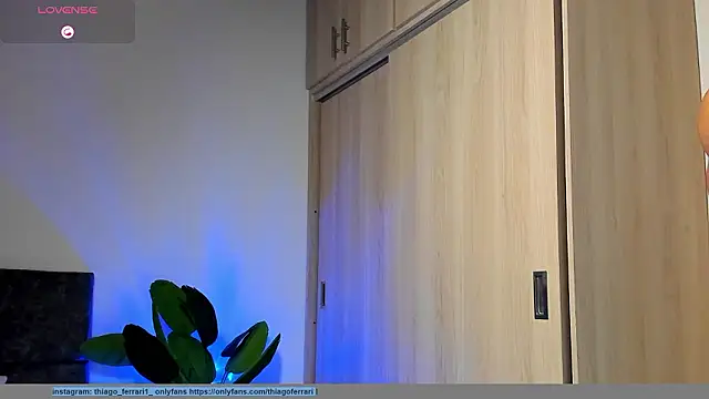 thiago ferrari  online show from February 2026 09:04:01 PM