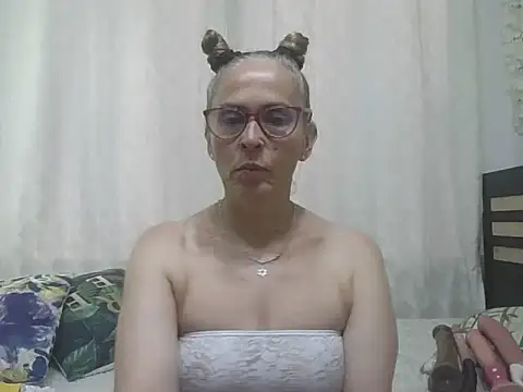 ZAMY1 online show from April 2026 10:10:02 PM