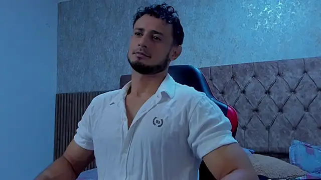 Adonys Lewis  online show from February 2026 05:04:01 AM