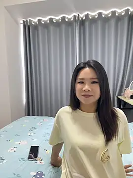 xiaoligirl online show from April 2026 07:33:01 AM