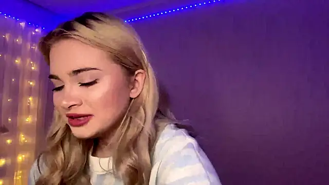 KariJarecke online show from February 2026 01:04:01 PM