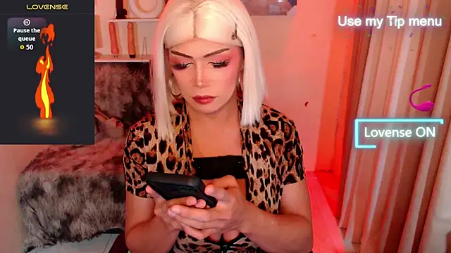 Snapshot of deliciousClaire chatting on June 2026 05:12:01 AM deliciousClaire online show from June 2026 05:12:01 AM