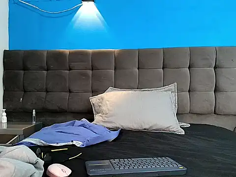 Oswalldo   online show from April 2026 11:21:01 AM