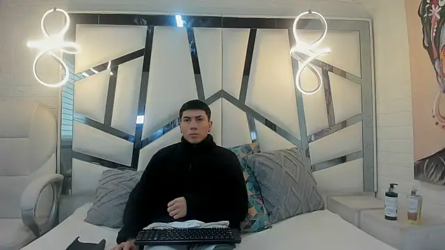 ScarlettAndLucas online show from March 2026 12:23:01 PM