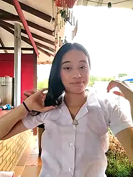 l0lita emi online show from February 2026 05:09:01 PM