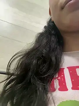 l0lita emi online show from April 2026 04:21:02 PM