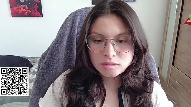 yessica gomez01 online show from April 2026 09:28:01 PM