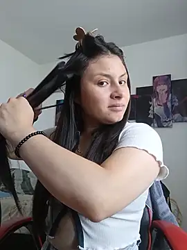 yessica gomez01 online show from May 2026 05:10:02 PM