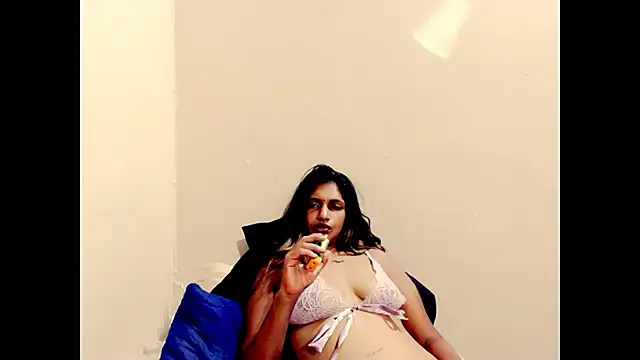 indianhoney69 online show from April 2026 05:23:01 PM