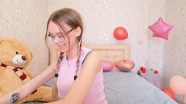 LolliStrawberry online show from March 2026 07:04:02 AM