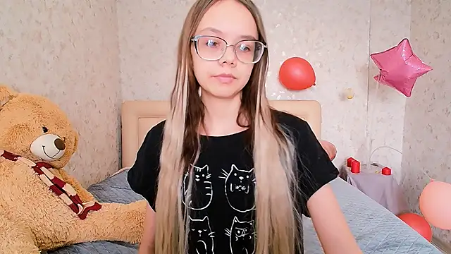 LolliStrawberry online show from March 2026 02:17:02 AM