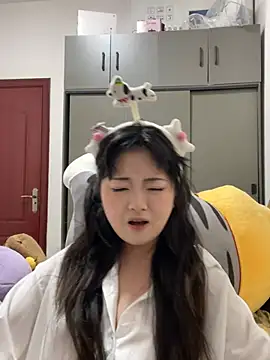 Mloy-01 online show from February 2026 02:22:02 PM