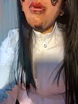 Snapshot of melissiaayzem chatting on May 2026 06:14:02 PM melissiaayzem online show from May 2026 06:14:02 PM