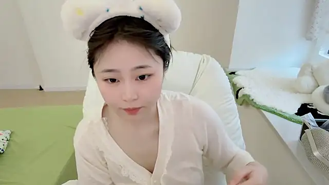 Snapshot of Onefiona chatting on March 2026 06:47:02 AM Onefiona online show from March 2026 06:47:02 AM