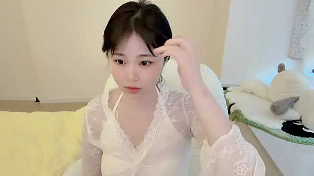Snapshot of Onefiona chatting on April 2026 05:40:01 AM Onefiona online show from April 2026 05:40:01 AM
