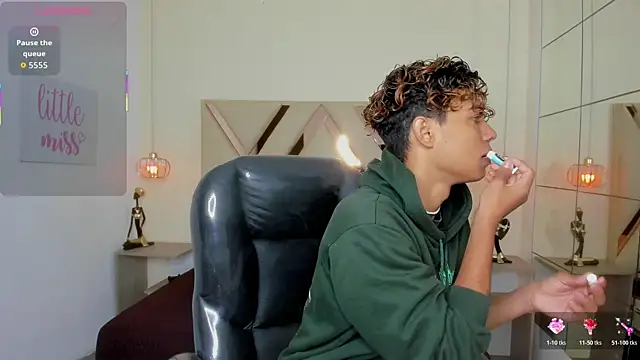 Anyelo Twink online show from April 2026 04:18:02 AM