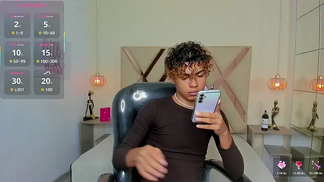 Snapshot of Anyelo_Twink chatting on April 2026 05:03:01 AM Anyelo Twink online show from April 2026 05:03:01 AM