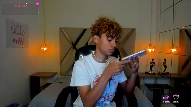 Anyelo Twink online show from July 2026 04:09:01 AM