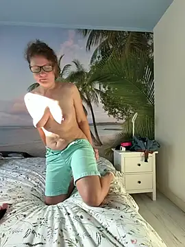 Faucettes online show from April 2026 06:49:02 AM