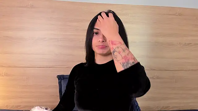 lilith petit  online show from January 2026 01:05:01 PM