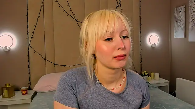 Snapshot of AdeleSilvy chatting on May 2026 02:06:02 AM AdeleSilvy online show from May 2026 02:06:02 AM