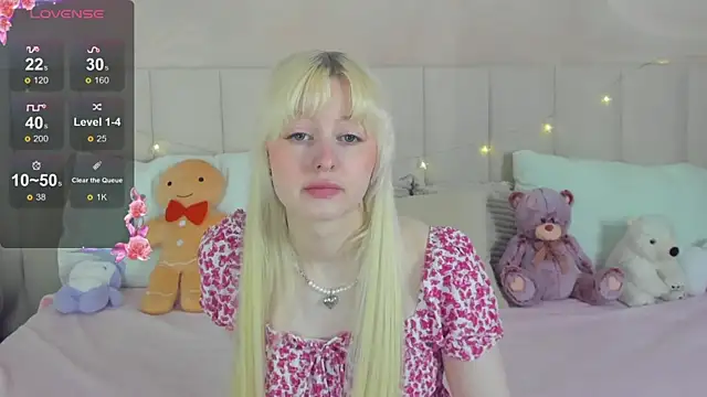 Snapshot of AdeleSilvy chatting on June 2026 01:43:02 AM AdeleSilvy online show from June 2026 01:43:02 AM