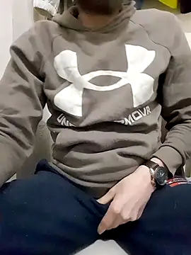 80julien online show from March 2026 05:42:01 AM