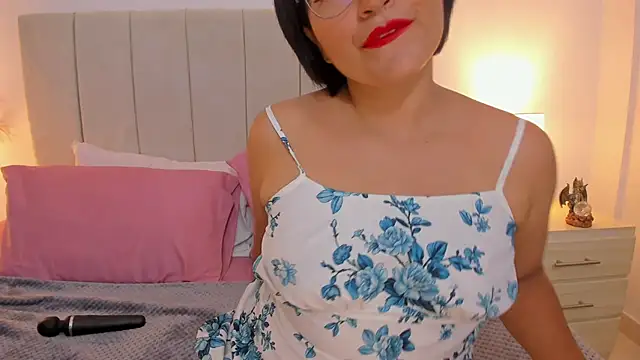 Snapshot of nathy_bush chatting on June 2026 08:11:02 PM nathy bush online show from June 2026 08:11:02 PM