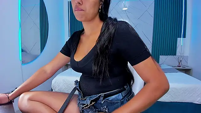 Snapshot of Sara-Robeth chatting on January 2026 07:28:02 PM Sara-Robeth online show from January 2026 07:28:02 PM