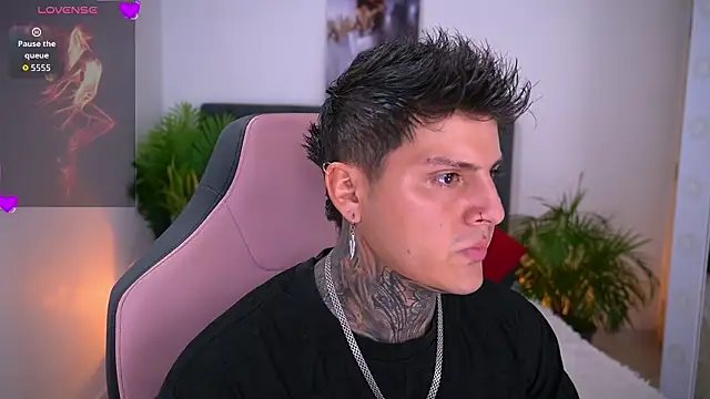 goldenatlasX online show from February 2026 07:32:02 PM